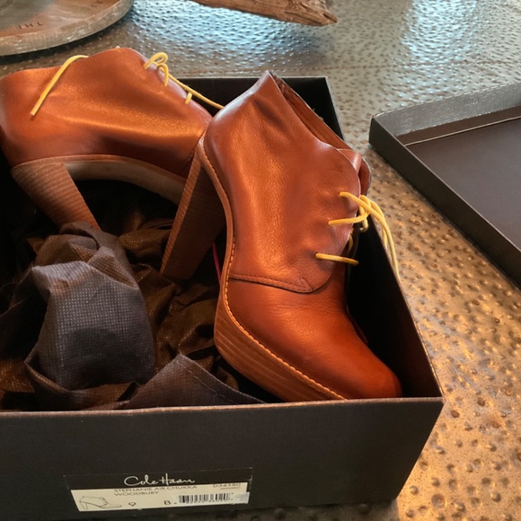 Cole Haan Stephanie Air Chukka, Woodbury - Picture 3 of 9